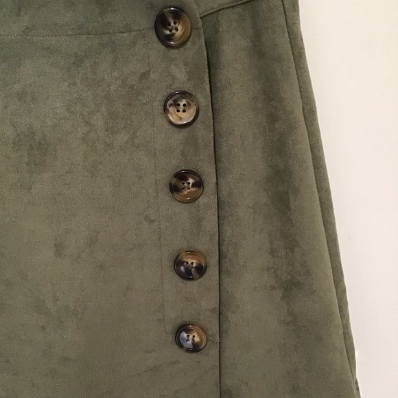 Altar’d State Skorts. Size Med👩🎤 - Picture 2 of 9